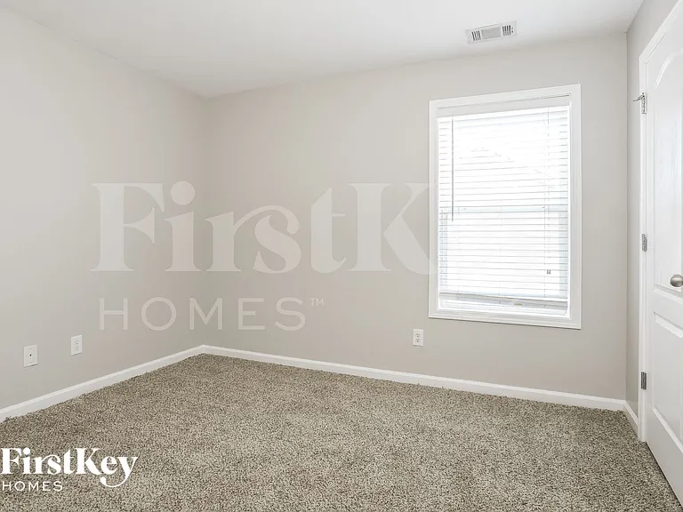 117 Lenore Way — Photo 14