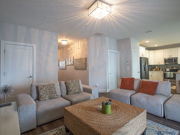 2nd image of 603 2nd St S #1