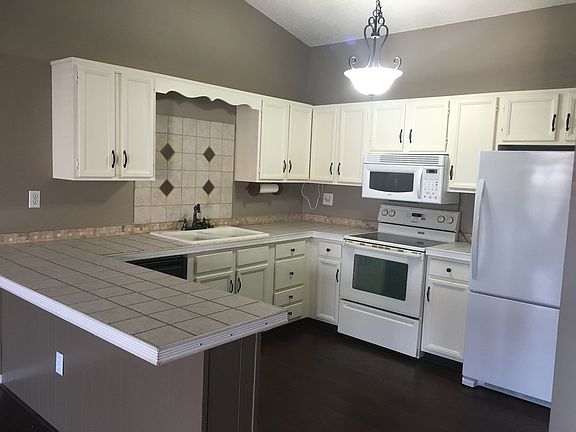 3rd image of 1207 Haig Cir