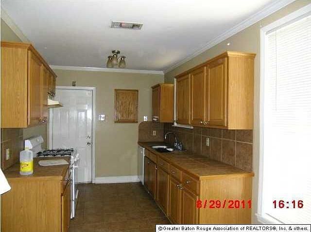 2nd image of 5465 Truman St