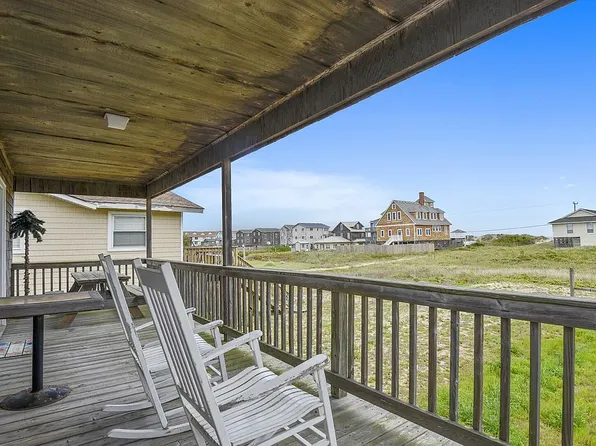 3737 Hallett St, Kitty Hawk, NC 27949