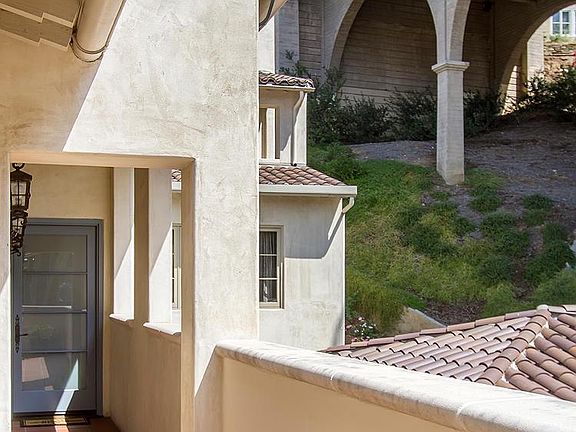 3rd image of 44 Arroyo Dr Unit 302