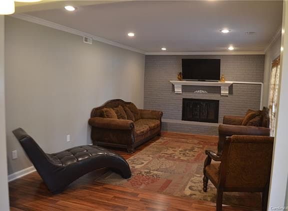 2nd image of 8101 Beechwood Trl