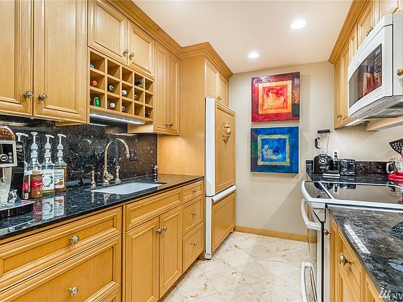 5th image of 2253 Gilman Dr W APT 311