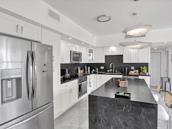 5th image of 355 Poinciana Dr #1131
