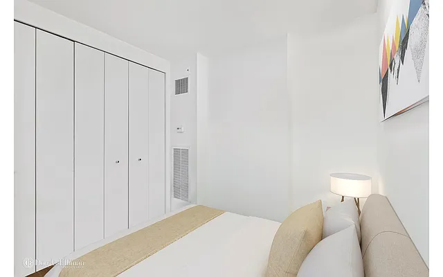 Rented by Douglas Elliman | media 19