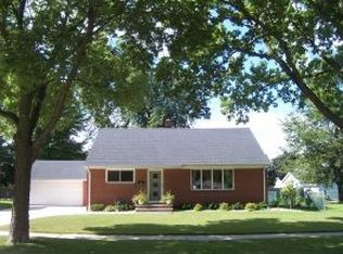 802 E Bomier St, De Pere, WI 54115