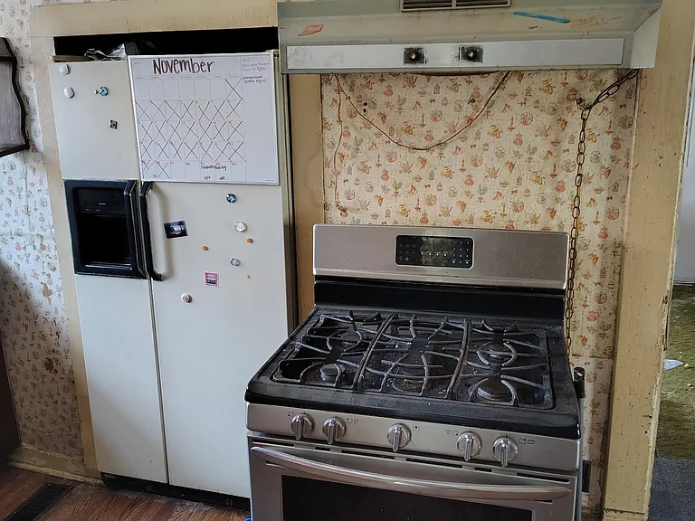 578 S Court St — Photo 13