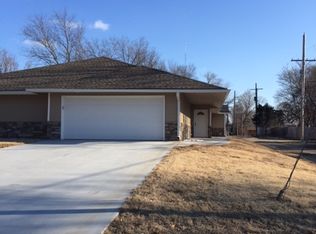 131 W Pine St, Mulvane, KS 67110