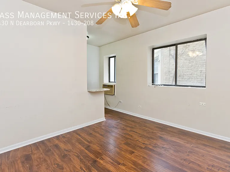 1430 N Dearborn Pkwy — Photo 86
