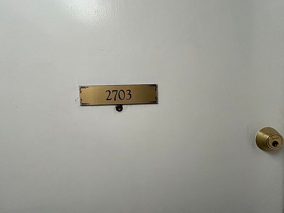 2nd image of 2703 Mount Vernon Ave #2703