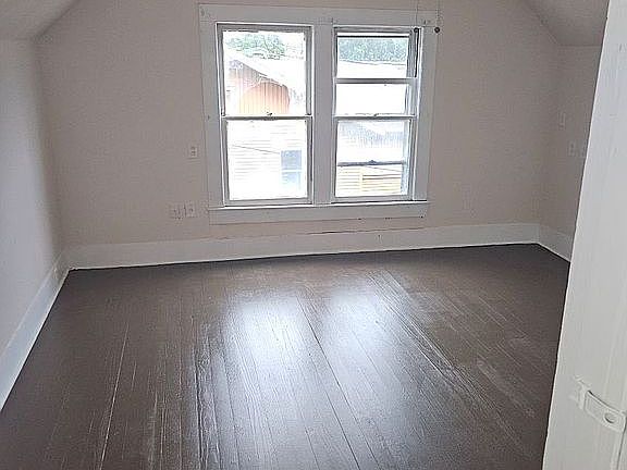 3rd image of 338 Fairmont Ave