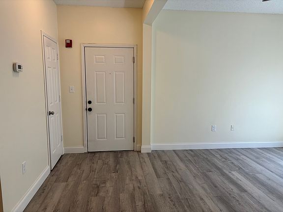 2nd image of 1960 Collegewood Dr #109
