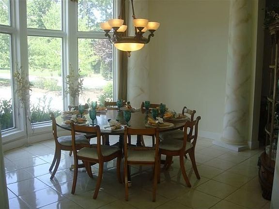 2nd image of 120 Island Cove Ln