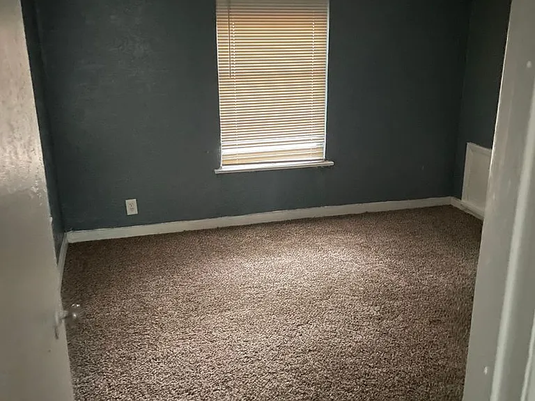 3607 Reese Dr — Photo 2