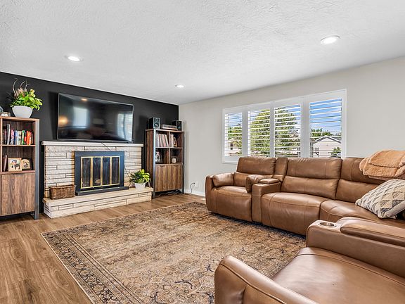 5th image of 840 N 325 W