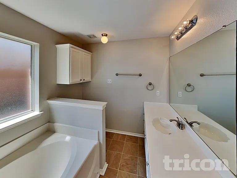 1012 Rachel St — Photo 11