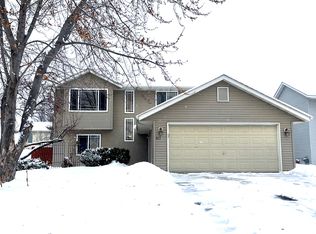 817 Jack Russell Ave, Shakopee, MN 55379