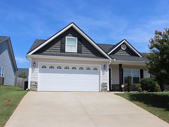 2nd image of 306 Highland Springs Loop