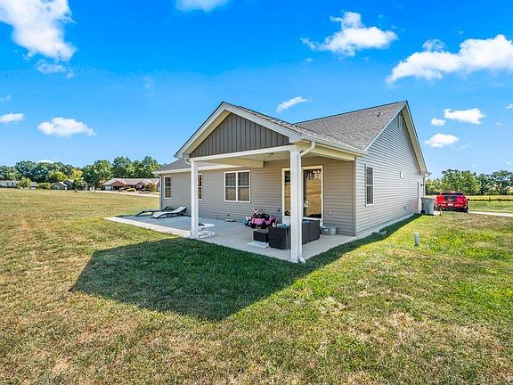 3rd image of 1153 Valle Spring Trl