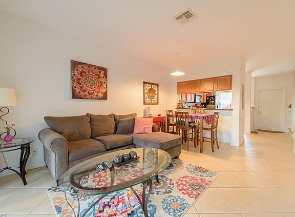 3rd image of 8221 Pacific Beach Dr