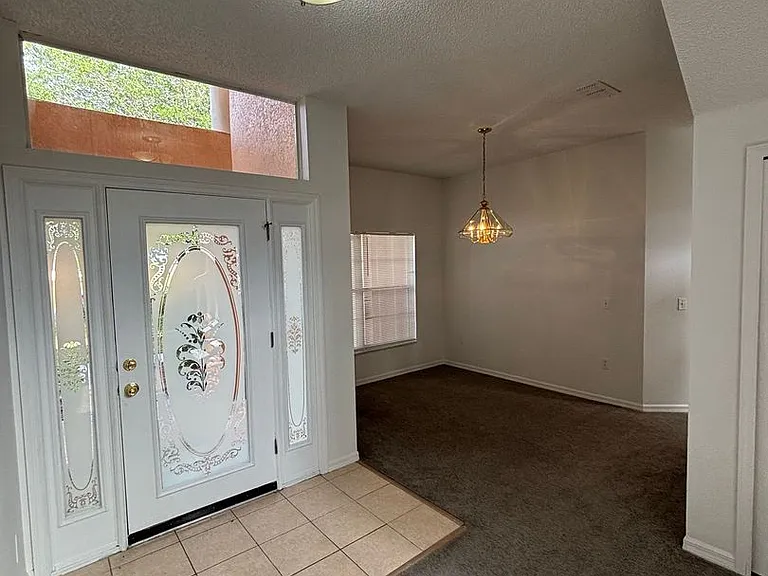 157 Cimarron Ln — Photo 3