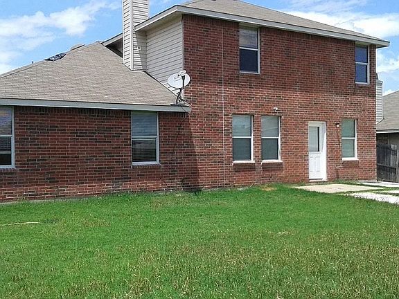 3rd image of 2021 W Grove Ln