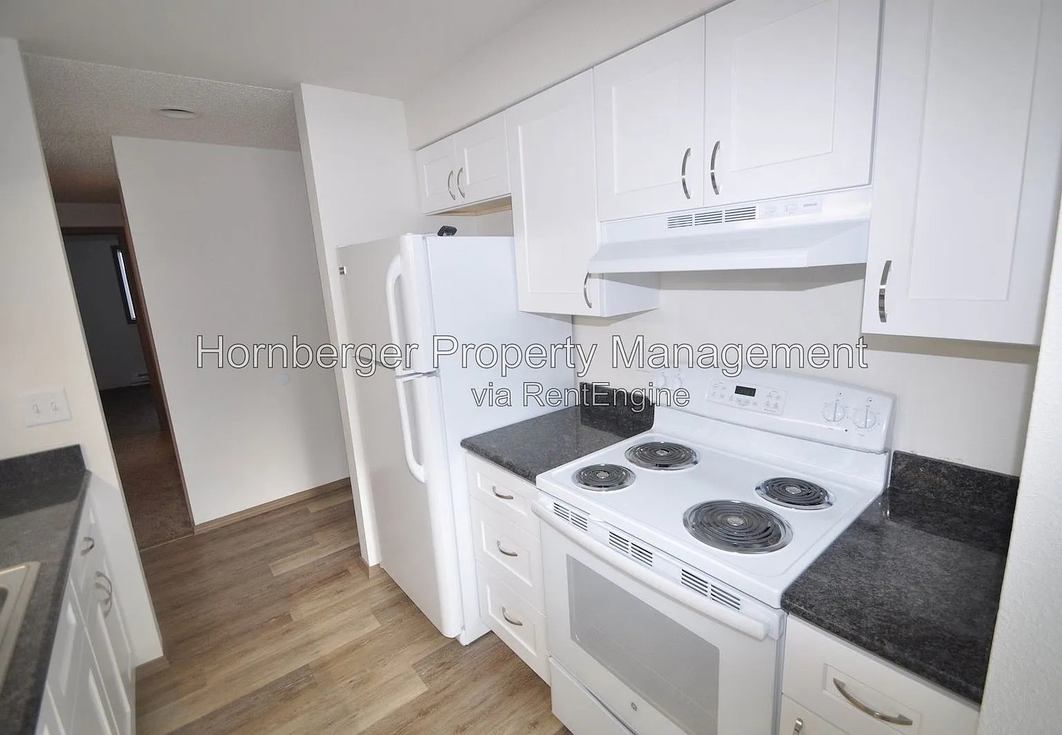 2 bed, 1.5 bath, 850 sqft, $1,275 — Photo 2