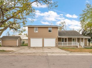 607 Albany Ave NE, Orange City, IA 51041