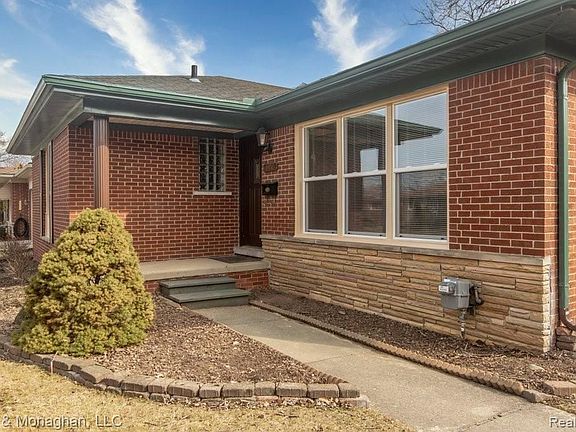 4th image of 30508 Champine St