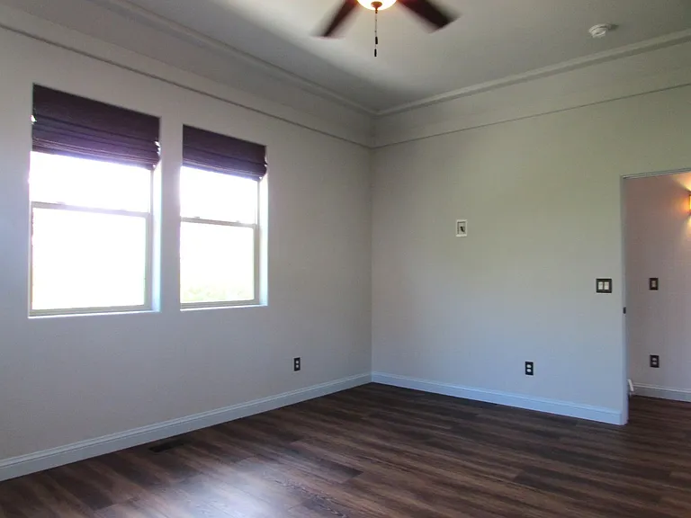 2096 Two Wood Dr — Photo 3