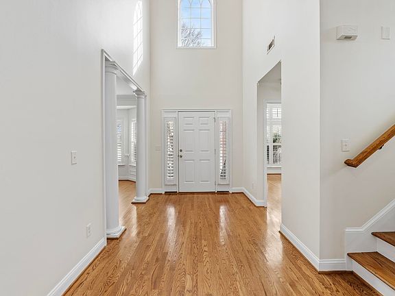 4th image of 6 White Hawk Ct