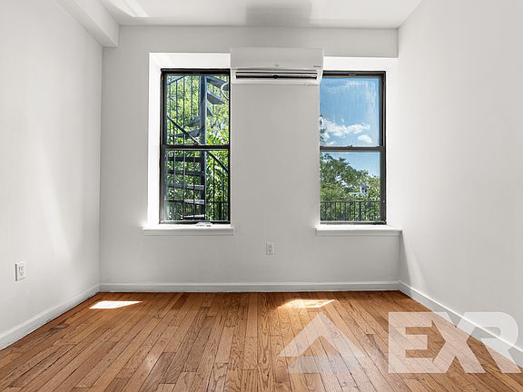 4th image of 1390 Madison St #2C