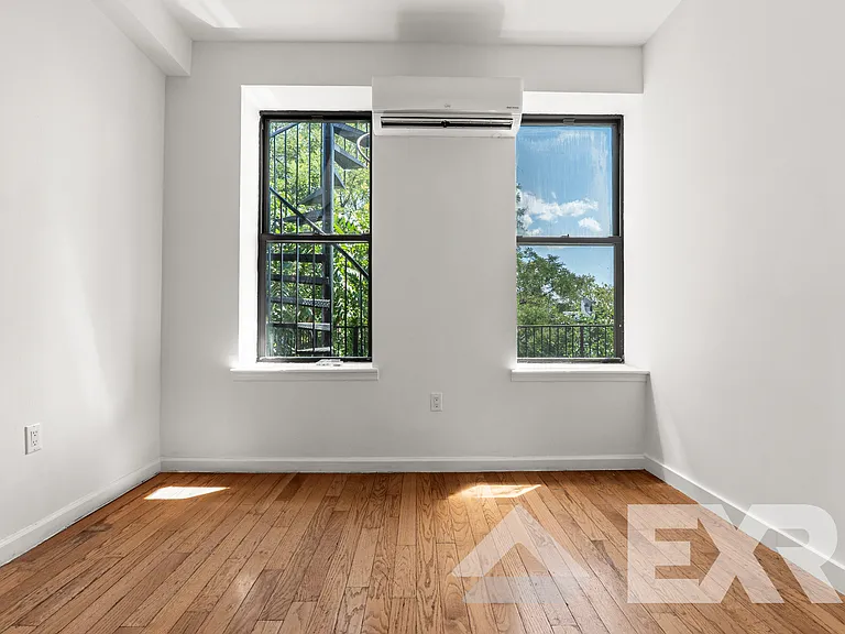 1390 Madison St #2A — Photo 6