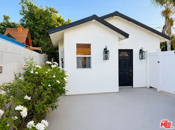 19052 1/2 Friar St, Reseda, CA 91335