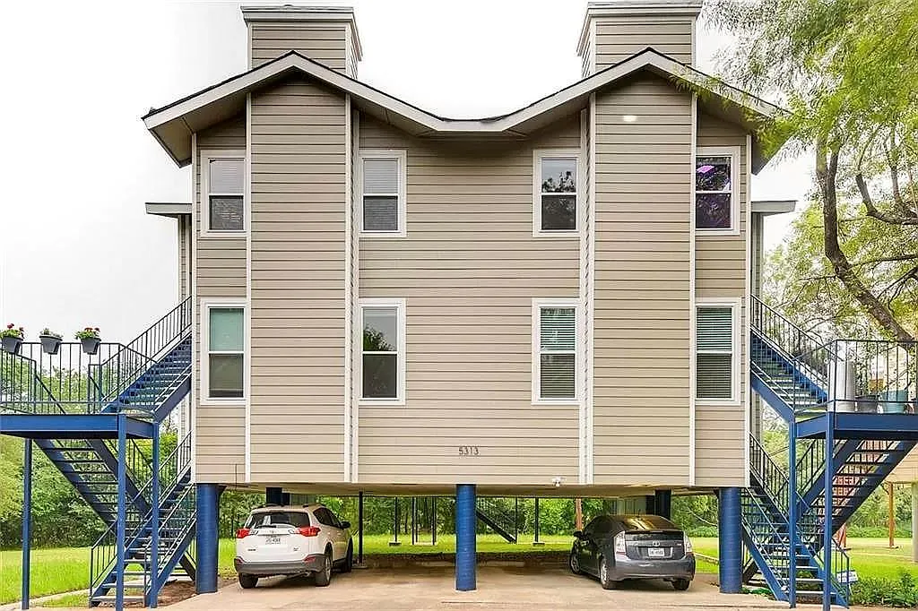 2 bed, 2.0 bath, 1048 sqft, $1,550 — Photo 1