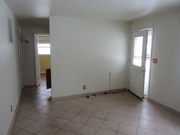 3rd image of 170 Ash Ave
