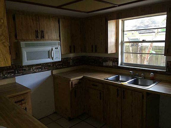 5th image of 2949 S Bermuda Ave