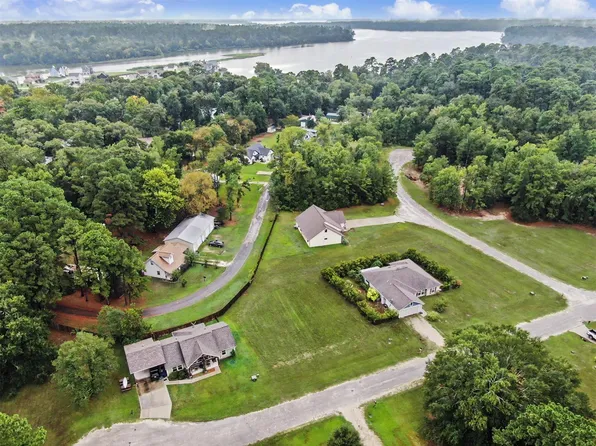 14 Drywood Ln, Huntsville, TX 77340