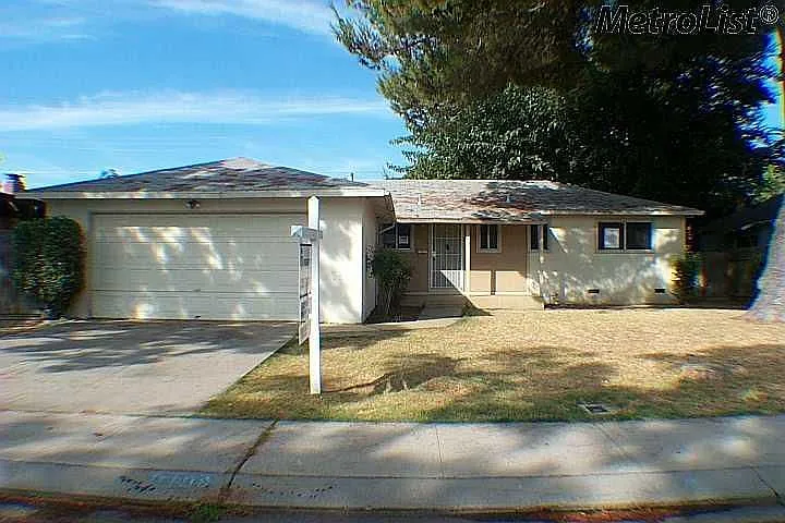 2109 Churchill Ave photo 1