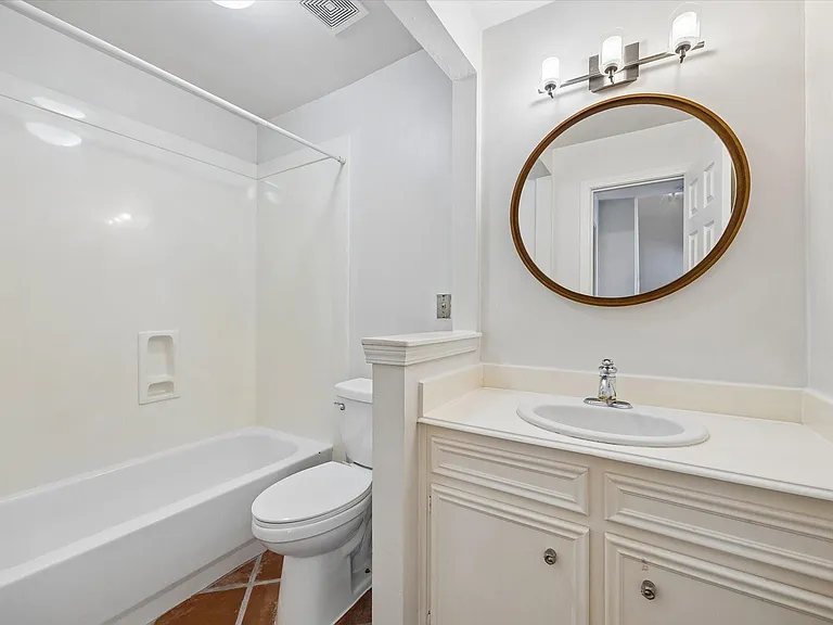 3502 Burlington St #13 — Photo 19
