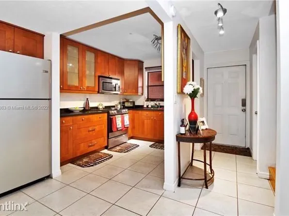 1899 Washington St APT B, Hollywood, FL 33020