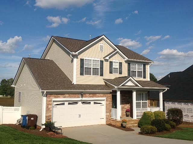 4 Br / 2.5 Ba in Mt View!