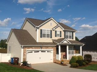 5030 Orchard Park Dr, Hickory, NC 28602