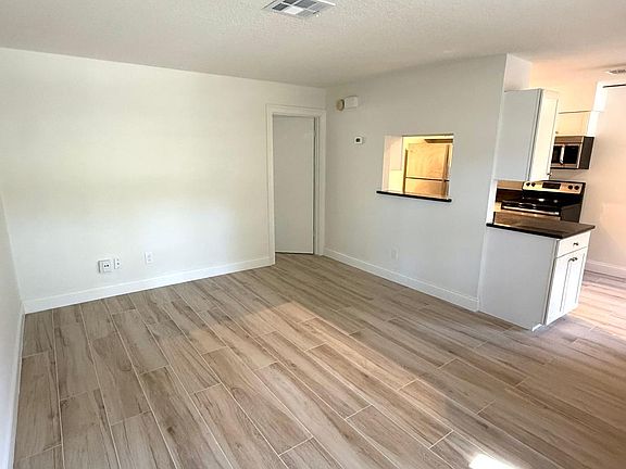 3rd image of 1200 Palmer St APT A