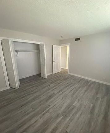 3rd image of 3880 Woodside Dr #1C