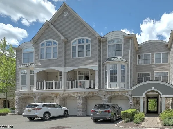 408 Kensington Ln, Livingston, NJ 07039