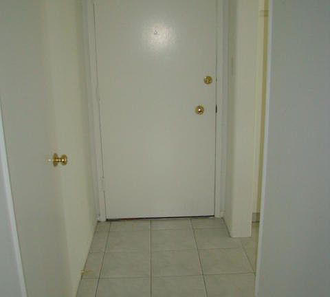 3rd image of 425 S Hudson Ave APT 4