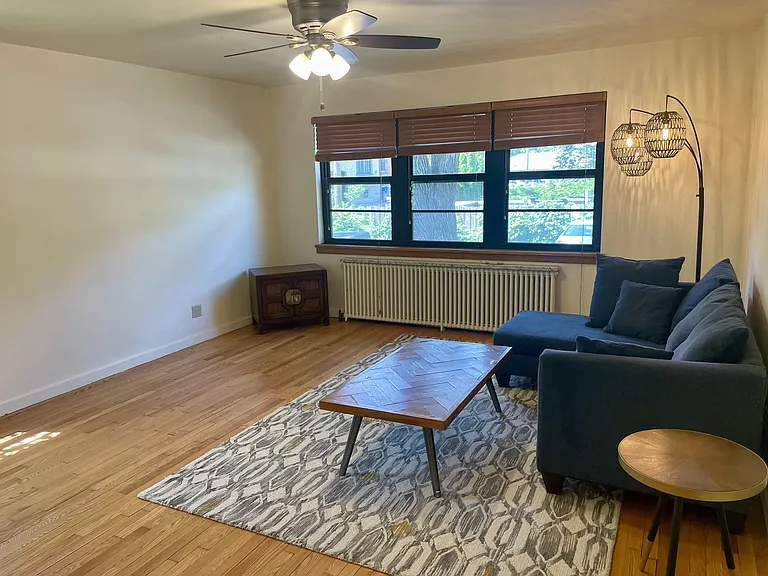 Virginia Apartments — Photo 9