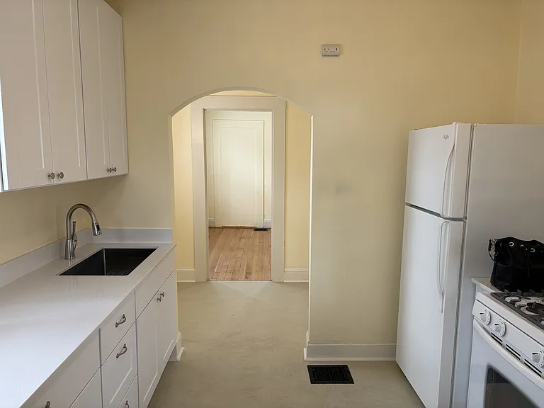 2311 SE Hawthorne Blvd — Photo 9